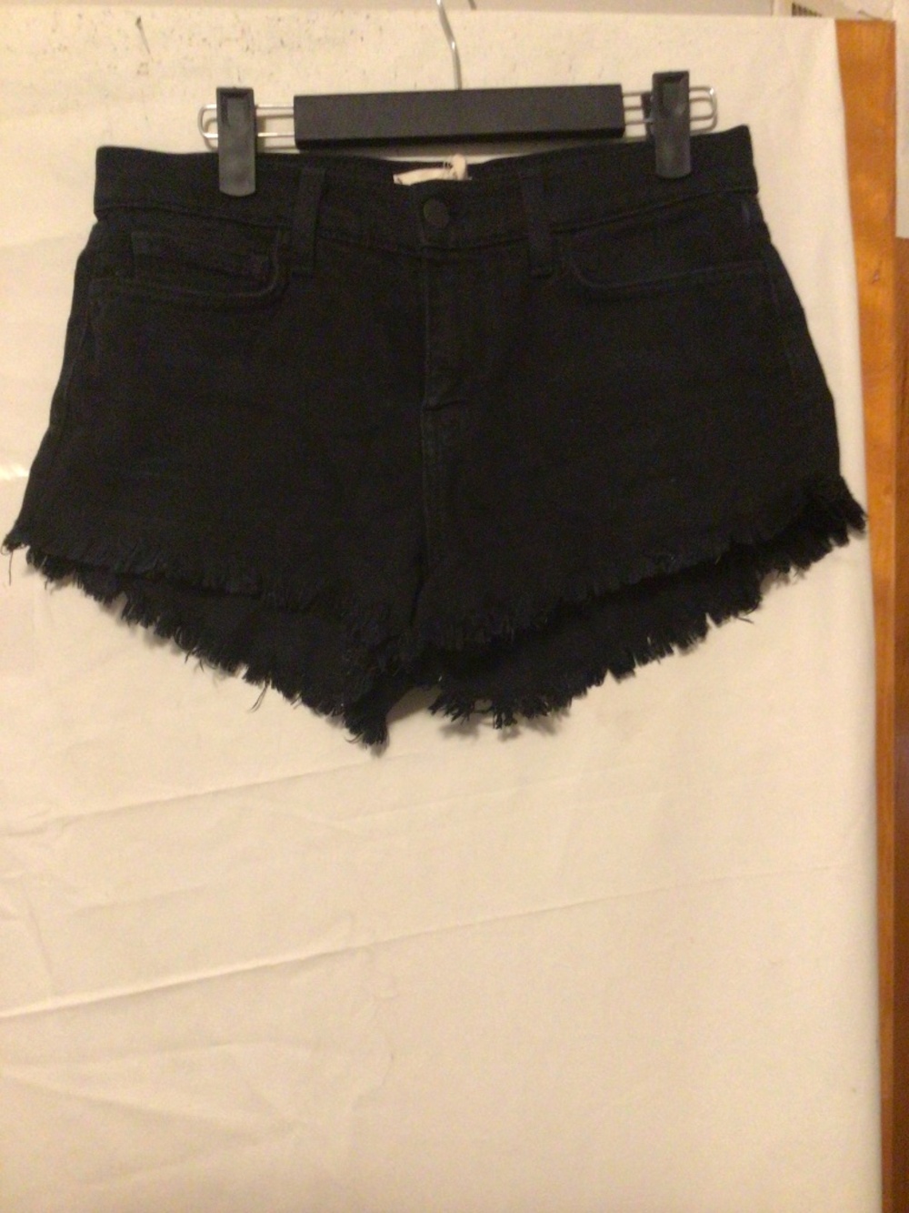 L’AGENCE cut off with frayed hem  96% cotton short shorts SZ 25
